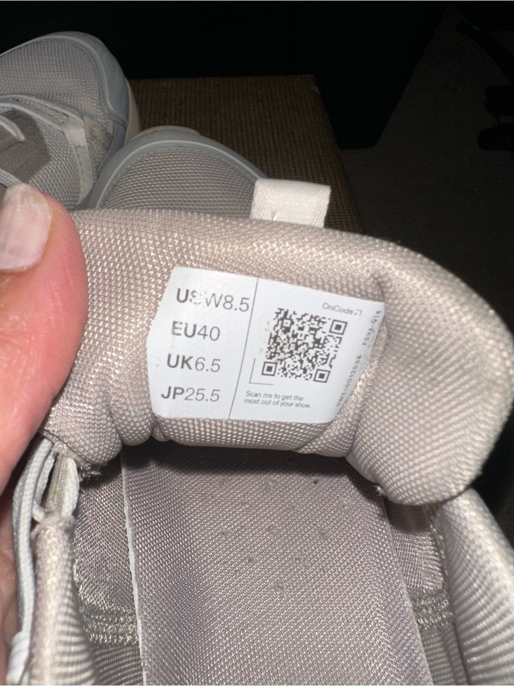 On Running women's sneakers in light beige and blush - Picture 9 of 14